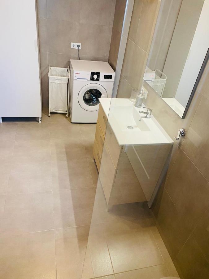 Apartment Alma 1 Tias Bagian luar foto